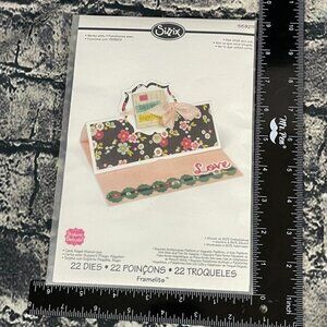 Sizzix 559211 LOVE Die Set 22 Pieces